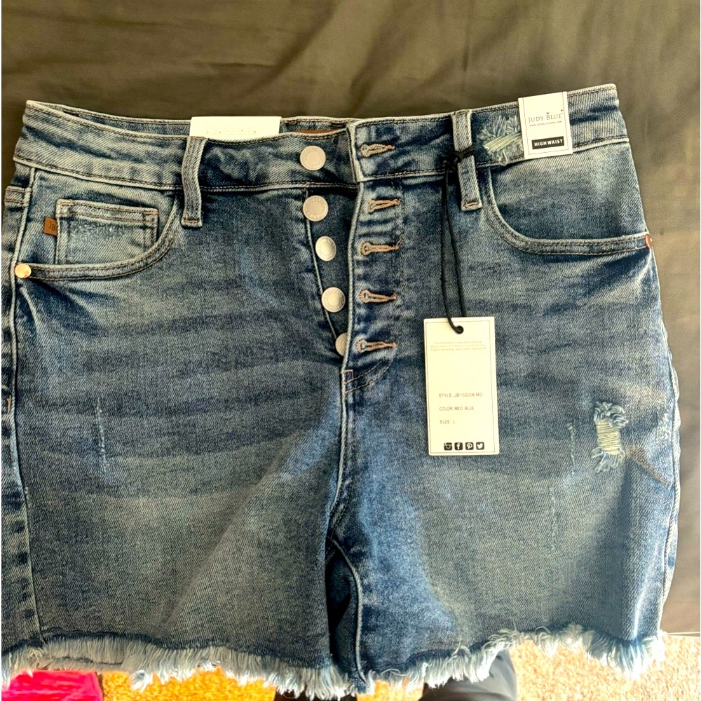 SALE | JUDY BLUE | High Waist Button Fly, Distressed Fray Hem Shorts | L